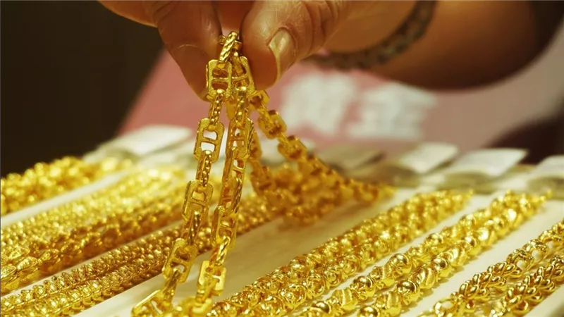 عيار 21 الآن.. هل شهد سعر الذهب اليوم في مصر ارتفاعًا أم انخفاضًا في التاسع من رمضان؟