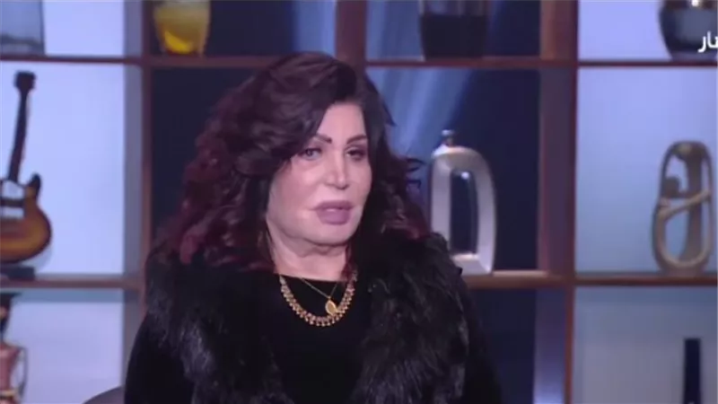 نجوى فؤاد تبكي بحرقة على الهواء مباشرةً.. اعرف السبب