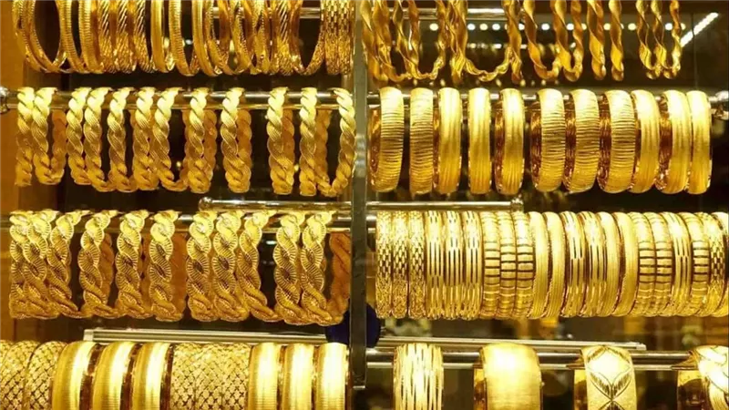 أسعار الذهب اليوم تشتعل.. عيار 21 الآن يتخطى 4200 جنيه وارتفاع تاريخي في جرام الذهب وعيار 24 يفاجئ العرسان والمستثمرين