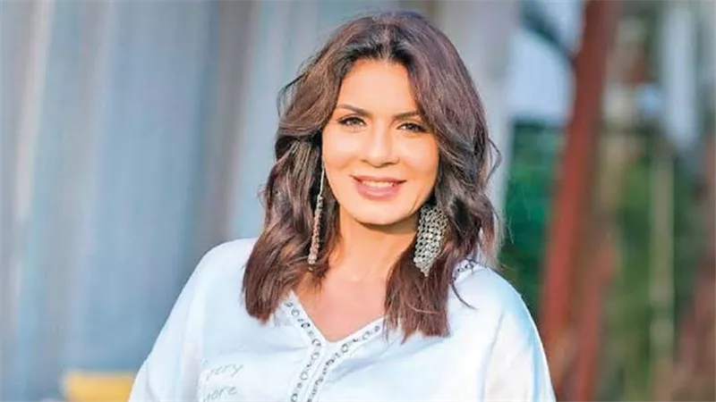 عندي أنوثة أكتر من أي حد وفرحانة بـ الإغـ راء.. تصريحات نجلاء بدر تقلب وسائل التواصل الاجتماعي