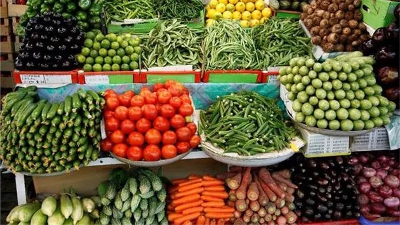 الليمون البلدي بـ42 جنية...أسعار الخضروات والفاكهة اليوم الاربعاء ١٩مارس 2025 بسوق العبور