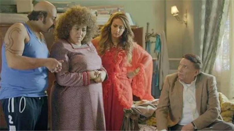 على خطى حلا شيحة فنانة مشهورة تثير ضجة كبيرة بعد خلع الحجاب....بطلة مسلسل عفاريت عدلى علام وعسل اسود