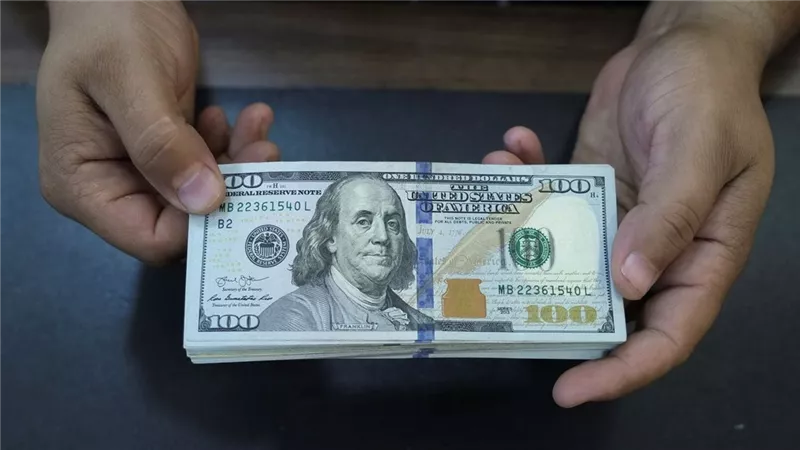 العملة الخضراء بكام النهاردة؟ .. سعر الدولار مقابل الجنيه المصري اليوم فى البنوك والسوق السوداء الاثنين 17-3-2025 بنهاية التعاملات