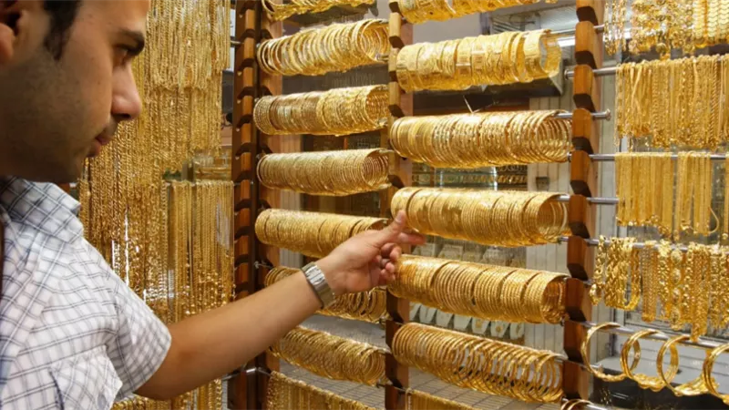 عيار 21 يحزن العرسان قبل العيد .. سعر الذهب في ختام تعاملات اليوم يحدث ضجة في مصر فهل يلجأ المقبلين علي الزواج لشراء عيار 18؟