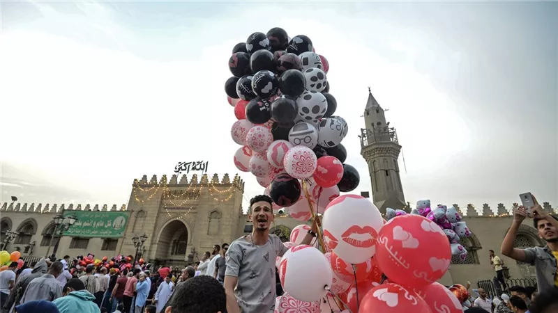 موعد عيد الفطر 2025.. دار الإفتاء تحسم الجدل رسميًا والحكومة تعلن الإجازة: هل ينتهي رمضان السبت أم الأحد؟