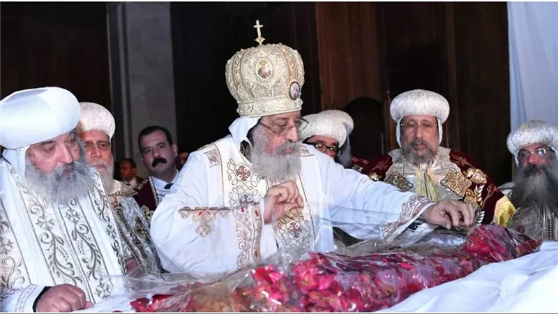 عيد القيامة المجيد: فرح وخلاص المسيحيين في جميع أنحاء العالم | احتفالات وطقوس خاصة في الكنائس - ما موعده هذا العام؟