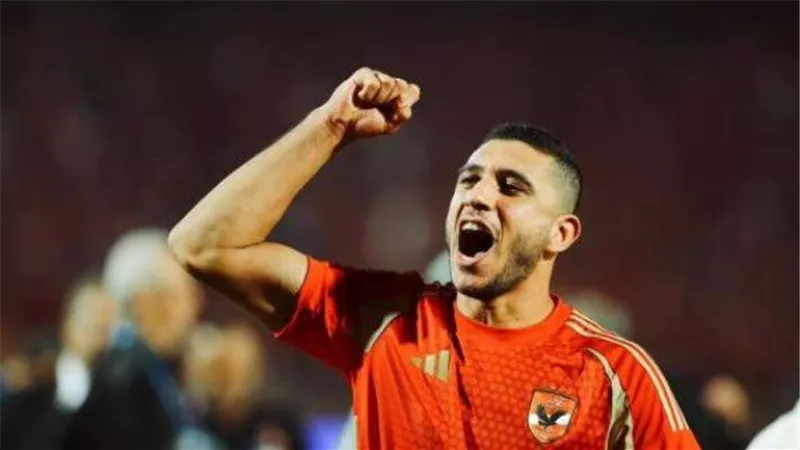 ماذا حدث بعد مشادة رامي ربيعة وإمام عاشور في مباراة الأهلي والهلال.. 