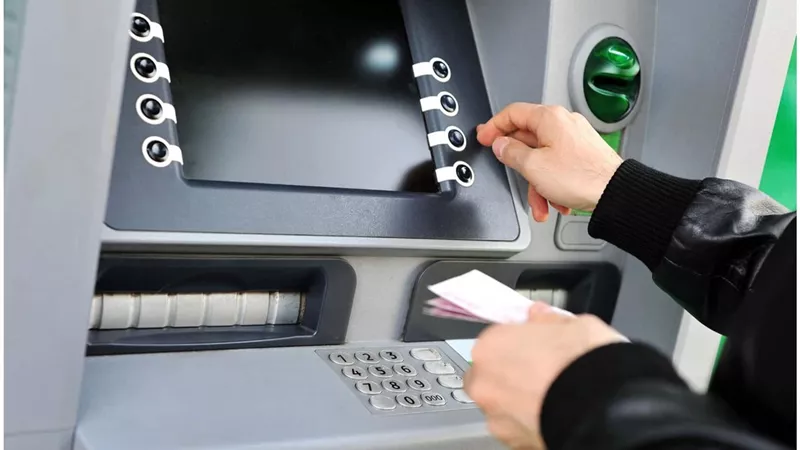 معاشات مايو 2025 تُصرف من 1 مايو وخدمة كاش أواي من البنك الأهلي تسهّل السحب بدون ATM