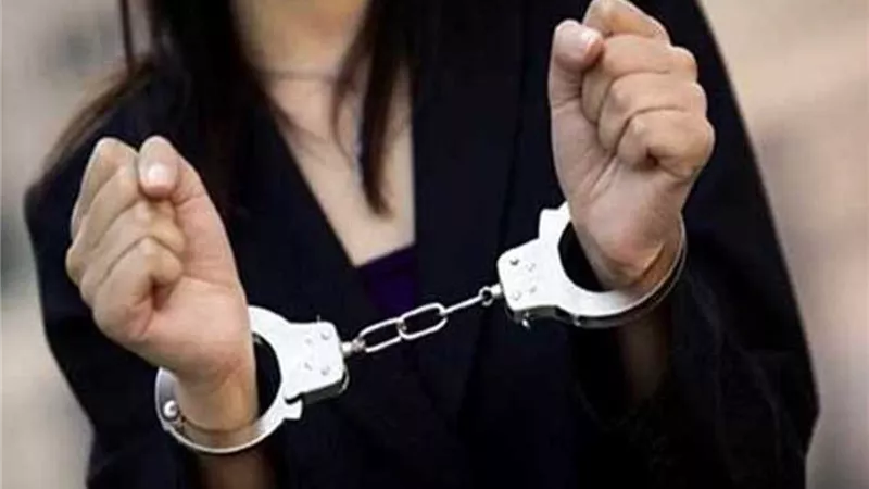 مأساة إنسانية تهز الرأي العام | فتاة تنهي حياة والدتها وترقد بجوارها 3 أيام .. تفاصيل