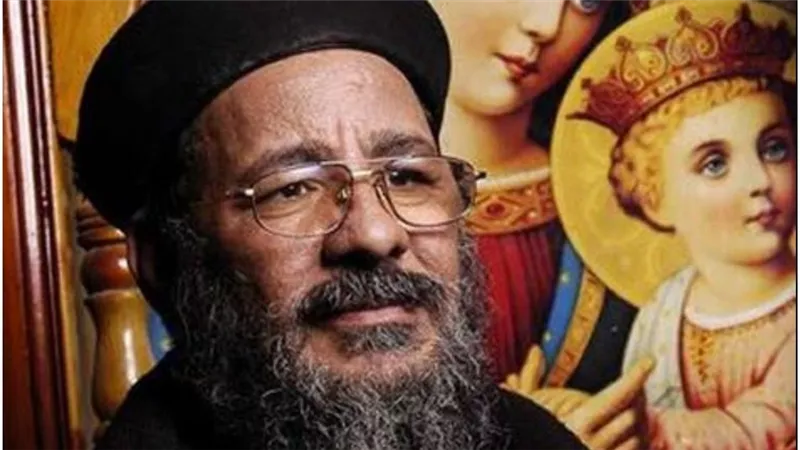 كيف ودّع المستشار نجيب جبرائيل أبونا عبد المسيح بسيط بعد نياحته؟.. أسطورة لاهوتية وبطل الدفاع عن الإيمان القبطي