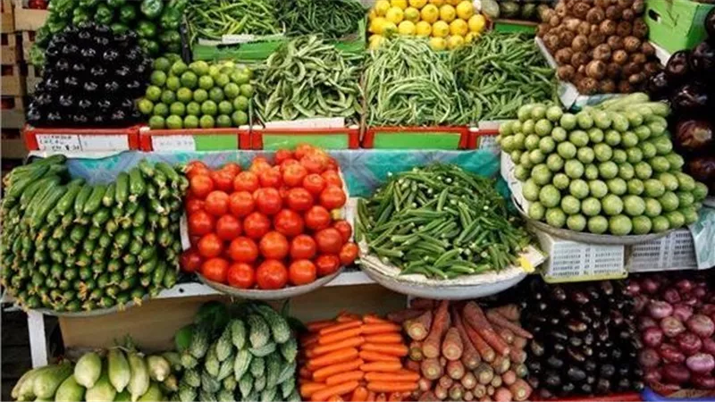 الطماطم والليمون بكام النهارده....أسعار الخضراوات والفاكهة اليوم الاحد ١٣ ابريل فى سوق العبور بعد الارتفاع الأخير