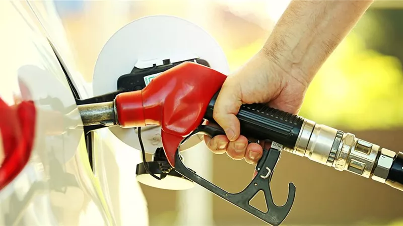 أحمد موسى يكشف تفاصيل زيادة أسعار البنزين الأخيرة وإلغاء الدعم تدريجيًا 2025
