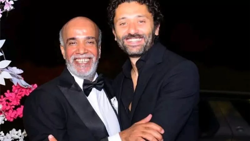 انهيار وبكاء كريم محمود عبد العزيز بعد وفاة سليمان عيد  شاهد كيف ودّع  صديق عُمره وما كتبه عبر حسابه الشخصي وهذا ما طلبة من الجمهور!