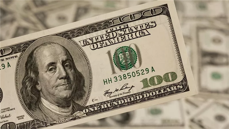 أعلي سعر للدولار خلال عطلات البنوك بعد إرتفاعة في السوق السوداء الساعات الماضية وصل كام في البنك الأهلي وبنك مصر بمنتصف اليوم؟