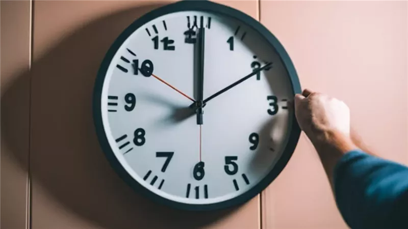 عودة التوقيت الصيفي في مصر 2025 خلال ساعات بقرار حكومي.. متى تقدم الساعة؟ وكيف تضبطها على هاتفك بسهولة؟