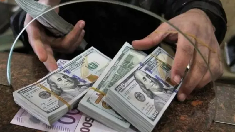 سعر الدولار في البنك الأهلي اليوم الأحد  27 أبريل  تحركات غير متوقعة مع بداية الأسبوع حسب مؤشرات البنوك المصرية - تعرف على أسعار البيع والشراء الآن
