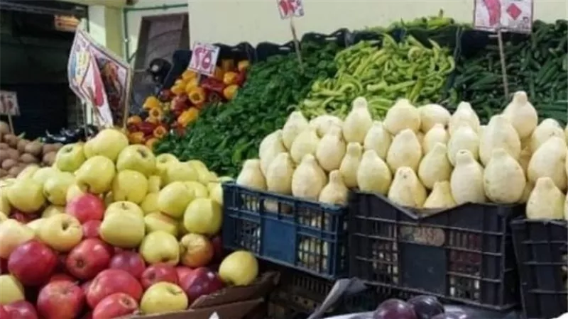 الجوافة رفعت والبطيخ نزل النص...أسعار الخضروات والفواكه اليوم الأربعاء 30 أبريل 2025 بسوق العبور