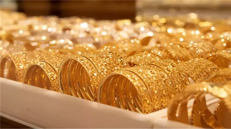 المعدن الأصفر بكام النهارده؟ ..  أسعار الذهب  ببدايه التعاملات اليوم السبت 3 مايو 2025 وهذا ما سجله عيار 18 و21 والجنيه الذهب الآن