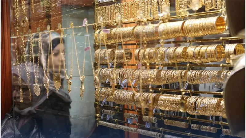 عيار 21 يقلب الموازين .. تراجع أسعار الذهب بالجنيهات منتصف اليوم وتحرك أسعار سبائك الذهب اليوم في محلات الصاغة المصرية هل حان وقت الشراء؟