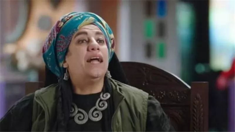 مخاطر كارثية ستجنيها عند استخدام أعواد القطن فى تنظيف الاذان وتحذير من سماء إبراهيم بعد اللى حصلها بسببها
