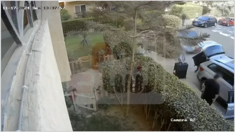 «لقطات كشفت مفاجأة جديدة».. فيديو من كاميرات المراقبة يفضح لحظة سرقة فيلا نوال الدجوي وسر اختفاء 100 مليون جنيه