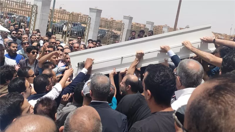 وفاة والدة الفنانة هبة عبد الغني بعد صراع مع المرض يحزن الوسط الفني .. أشرف زكي يكشف تفاصيل مؤثرة وموعد ومكان الجنازة