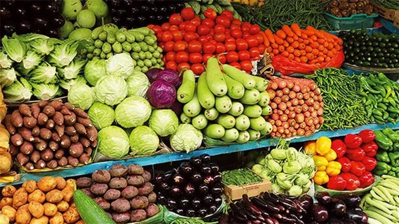 أسعار الخضروات والفاكهة اليوم الأحد 12 أكتوبر 2025 الطماطم تسجل 10 جنيه والبرتقال السكري 15 جنيها