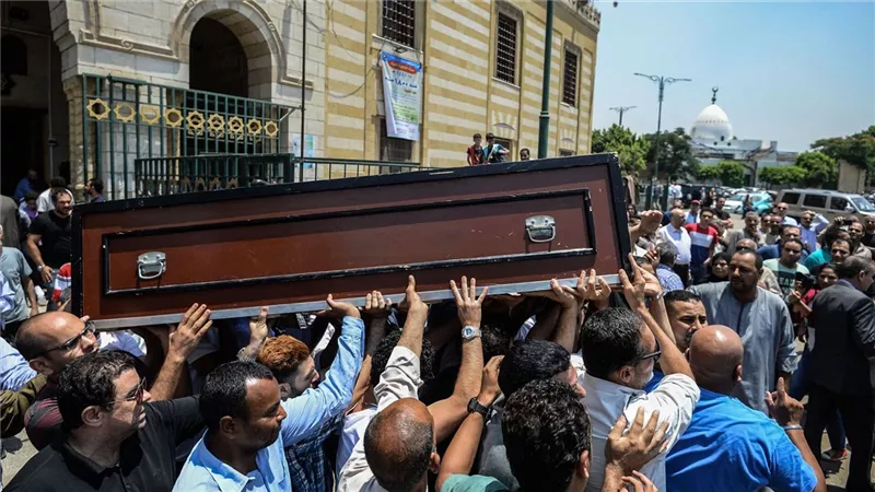 «الموت يفجع الوسط الفني الآن».. وفاة والدة فنان شهير بطل مسلسل الكبير أوي وحلوة الدنيا سكر – موعد تشييع الجنازة والنجوم ينعونه بكلمات مؤثرة