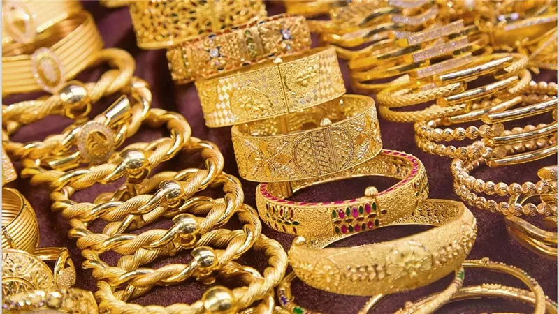 سعر الذهب اليوم في مصر – تحديث 15 يونيو 2025: هل يكسر عيار 21 حاجز 5 آلاف بعد قفزة مفاجئة؟