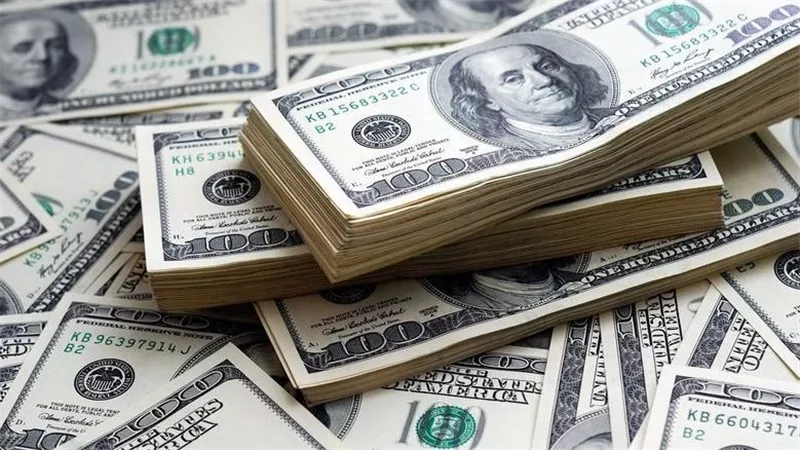 الدولار بيولّع في البنوك والسوق السوداء.. سعر الدولار اليوم الاثنين 16 يونيو 2025 يسجل أرقام غير مسبوقة – هل يكسر حاجز 52 جنيه؟