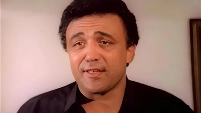 الموت يفجع الوسط الفني الان .. وفاة عماد محرم والسبب مفاجئ - شاهد أخر منشور لنجله يكشف تفاصيل اللحظات الأخيرة من حياته وموعد ومكان صلاة الجنازة