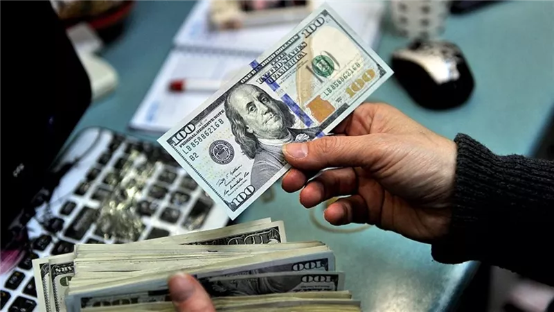 أسعار الدولار اليوم الاثنين 14 يوليو 2025 تسجل أعلى مستوى لها منذ بداية العام بعد قرار البنك المركزي كم سجل السعر الآن في السوق السوداء؟