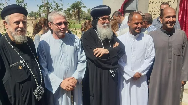 «مياه وخدمة ومذبح».. الأنبا مكاريوس يدشّن أواني المذبح ويفتتح محطة تحلية مياه بالمنيا – يوم رعوي متكامل في قرية الفواخر