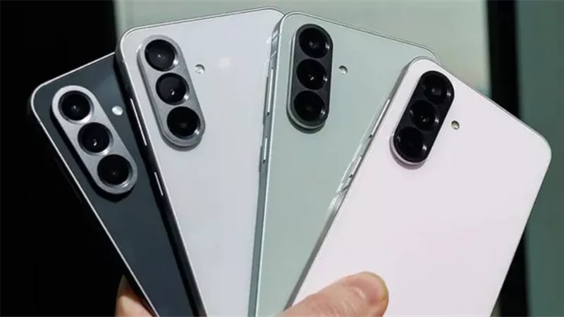 «اللي بتدور عليه في موبايل واحد».. هاتف سامسونج Galaxy A56 يجمع بين الفخامة والأداء العالي بسعر مفاجأة – شوف كل المميزات بنفسك