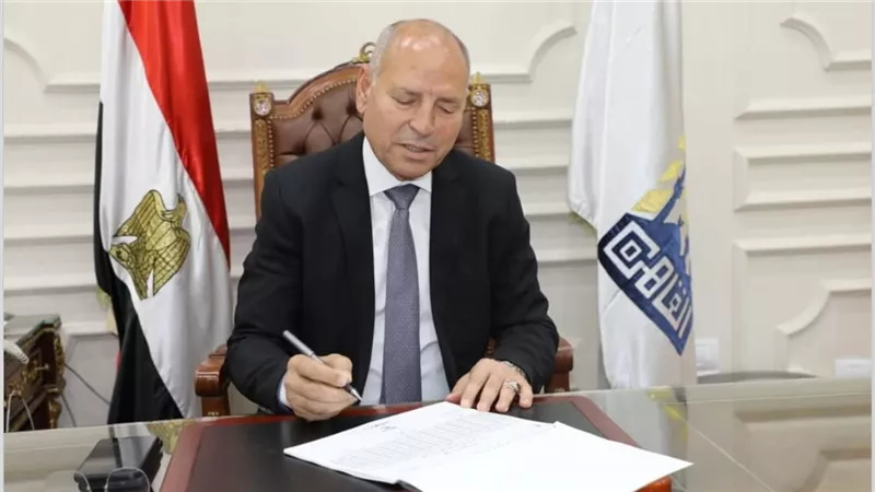 إزالة كوبري السيدة عائشة يسبب جدلاً واسعاً بسبب المقابر .. محافظ القاهرة يوضح التفاصيل كاملة