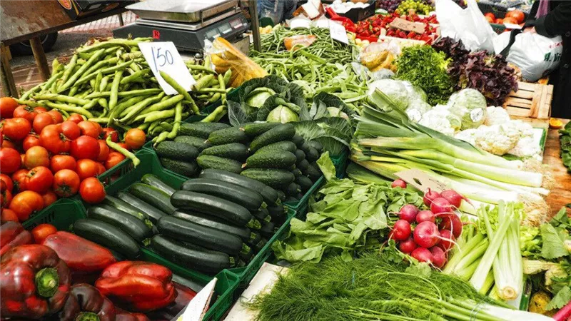 الباذنجان بجنية ونص والثوم يسجل سعر غريب....أسعار الخضروات والفاكهة اليوم السبت 5/يوليو/2025 بالأسواق