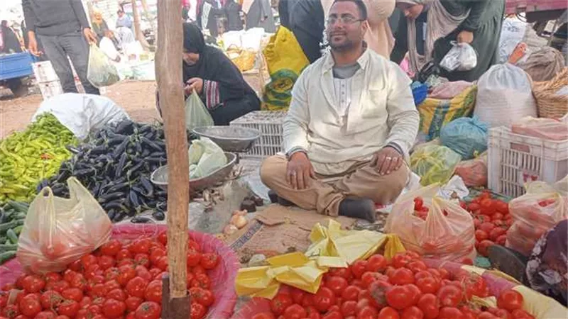 الثوم سعره طالع فى العالى مع نزول أصناف أخرى....أسعار الخضروات والفاكهة اليوم السبت 12/يوليو/2025 بسوق العبور