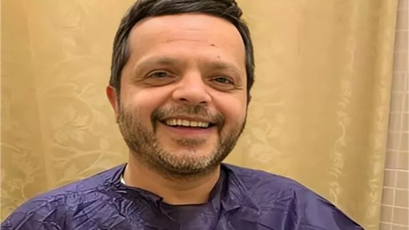 أزمة صحية خطيرة تضرب محمد هنيدي فجأة.. عملية لاستئصال جزء من معدته ومدير أعمالة يكشف أسرار الساعات الحرجة 