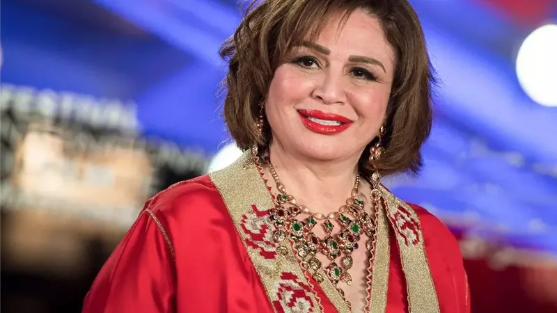 إلهام شاهين تشكر الأنبا يوسف مطران جنوب أمريكا بعد تكريمها في المهرجان الأمريكي وتتذكر مبارك