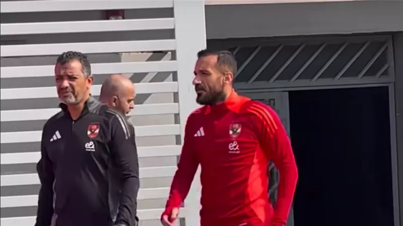 علي معلول يودع الأهلي رسميًا وسط عروض خليجية والخطيب يبحث البديل