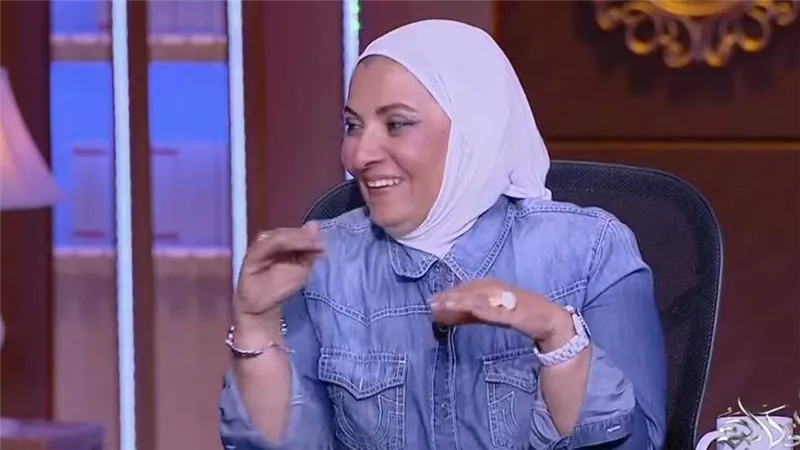 هبة قطب تتهم مها الصغير بسـ رقة فكرة برنامجها.. الاتهـ امات تنهال عليها