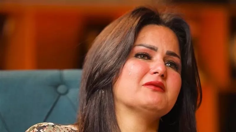 سما المصري بالحجاب وتعلن الاعتزال.. انهيار باكي وتوسل لعدم نشر صورها القديمة: 
