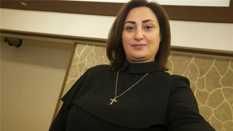 المعلمة سناء وديع تخطف أحلام الطلاب وتعيدها بذكاء.. قصة نجاح ملهمة تثير ضجة السوشيال ميديا