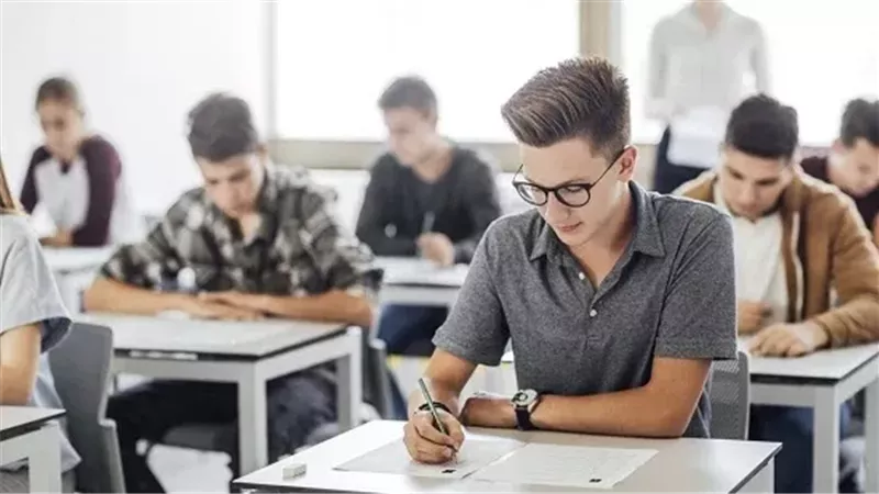المدارس الثانوية تعلن سداد رسوم امتحانات الثانوية العامة 2026 في البريد بدءا من اليوم