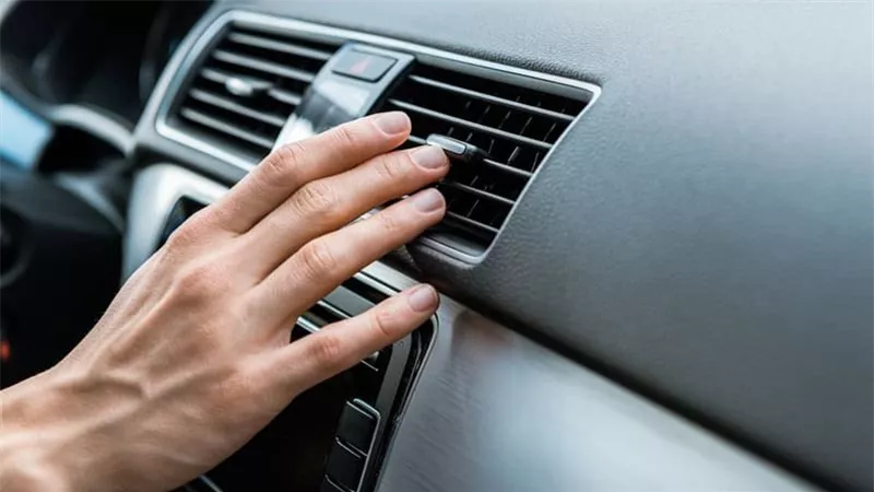 تحذيرات من عادات خطيرة عند تشغيل تكييف السيارة قد تؤدي للاختناق بالصيف