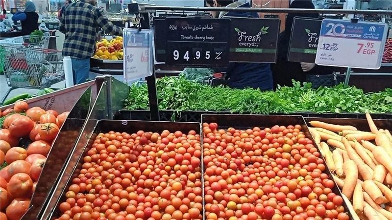 البامية بتبدأ من 15 جنيه والعنب الأحمر بـ17..أسعار الخضروات والفاكهة اليوم الاحد 27/يوليو/2025 بسوق العبور