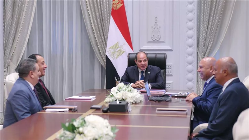 السيسي يصدر توجيهات بشأن الخط الرابع للمترو والربط اللوجستي بين البحرين الأحمر والمتوسط باجتماع موسع 