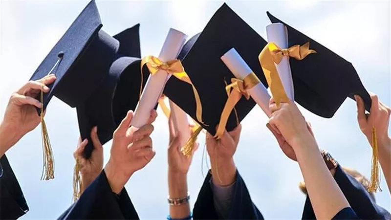 أوائل الثانوية العامة خلال 5 سنوات.. القاهرة تتصدر والذكور يتفوقون على الإناث بالأرقام