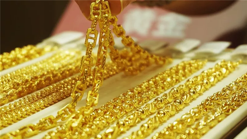 سعر الذهب فى بداية تعاملات اليوم الثلاثاء 19 أغسطس محليا وعالميا.. عيار 21 بدون مصنعية بـ4540 جنيها