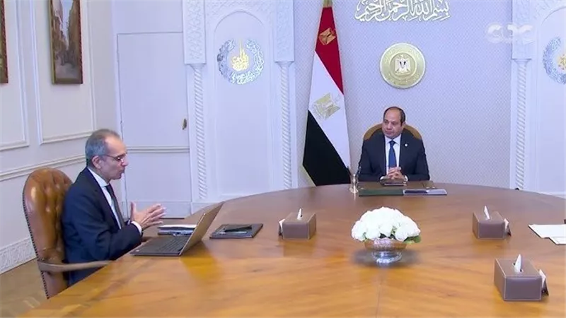 الرئيس السيسي يوجّه بتطوير شبكات الاتصالات وتوسيع التغطية وتطبيق استراتيجيات الذكاء الاصطناعي